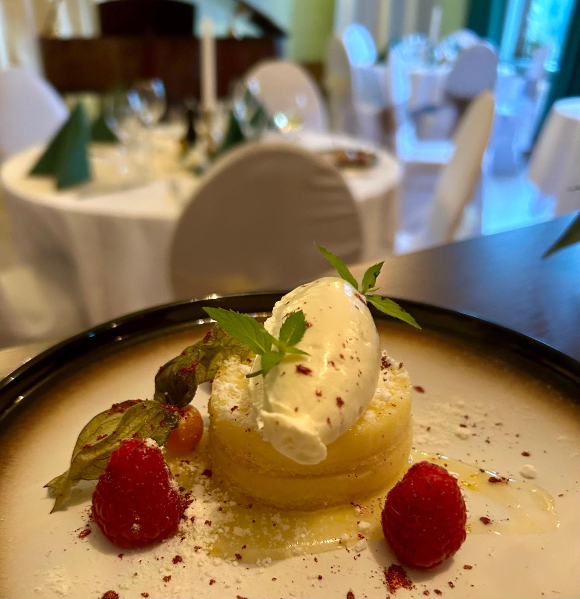 Skultuna Hotell & Konferens ヴェステロース エクステリア 写真